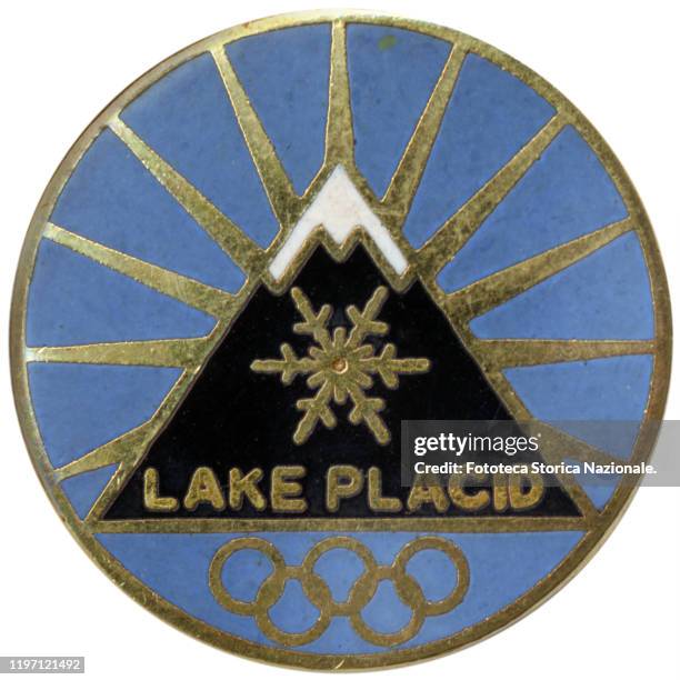 Distinctive pin for the XIII Winter Olympics held in Lake Placid, from 14 to 23 February 1980. Tin badge, United States, New York, Essex, Lake Placid...