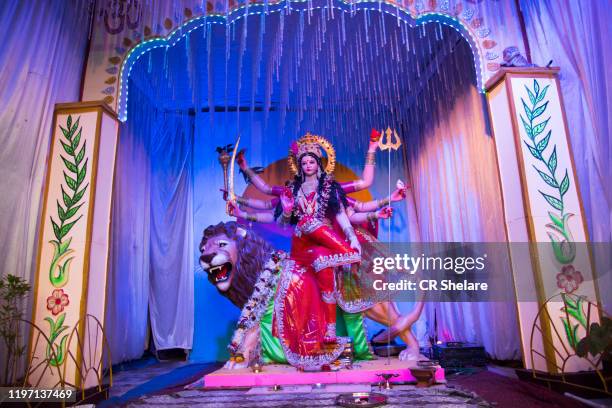 goddess durga, durga idol during durga puja festival, india. - durga 個照片及圖片檔