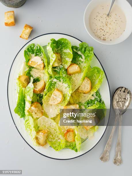 klassisk caesar sallad - ceasarsallad bildbanksfoton och bilder