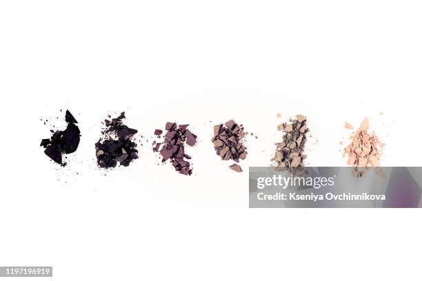 crushed eyeshadow makeup set isolated on white background - makeup pile bildbanksfoton och bilder