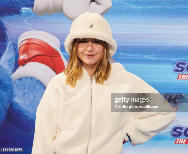 January 2020, Berlin: Vlogger Kelly Svirakova comes to the premiere of the film "Sonic The Hedgehog" in the Zoo Palast. Photo: Annette Riedl/dpa