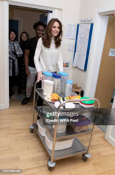 The Duchess Of Cambridge Visits LEYF Stockwell Gardens Nursery &..., Photo d'actualité