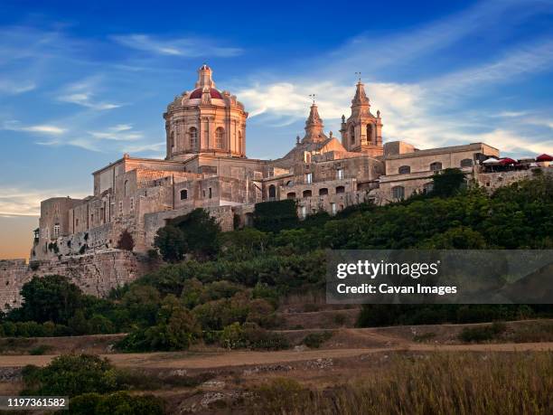 mdina at dusk - malta city stock pictures, royalty-free photos & images