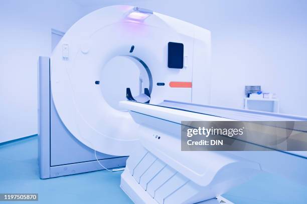 ct-scan-machine (scanner at hospital) - pet scan machine fotografías e imágenes de stock