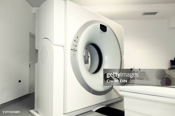 ct-scan-machine (scanner at hospital) - proton bildbanksfoton och bilder