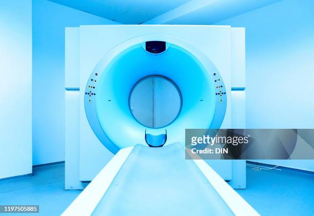 ct-scan-machine (scanner at hospital) - pet scan machine 個照片及圖片檔