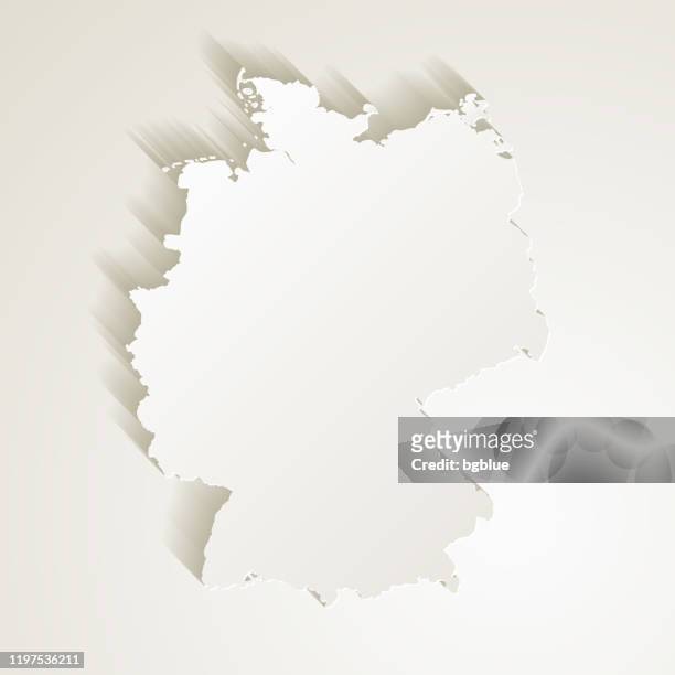 deutschlandkarte mit papierschnitteffekt auf leerem hintergrund - deutschland stock-grafiken, -clipart, -cartoons und -symbole