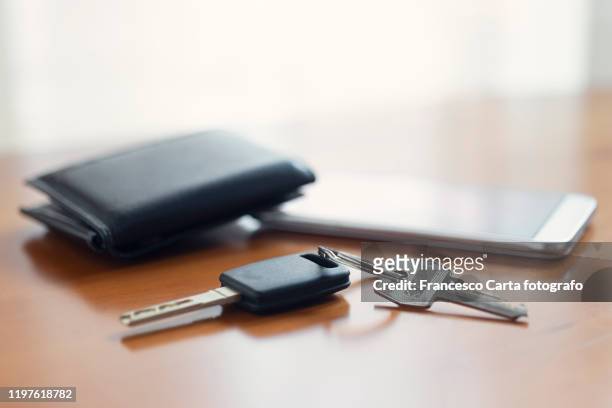 car and house key - car keys table stock pictures, royalty-free photos & images
