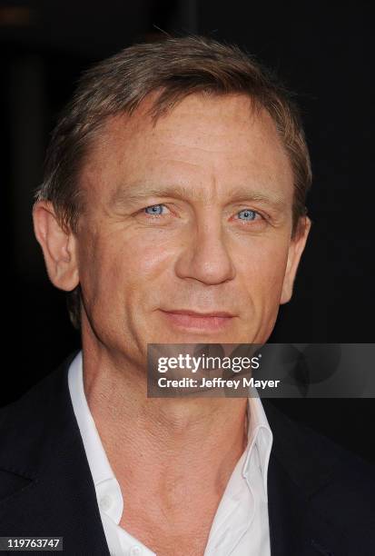 Daniel Craig arrives the "Cowboys & Aliens" World Premiere at San Diego Civic Theatre on July 23, 2011 in San Diego, California.