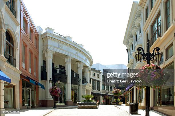 rodeo drive, beverly hills, california - beverly hills shopping stock pictures, royalty-free photos & images