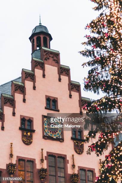 christmas market at the römerberg old town square in frankfurt, germany. - ostzeile stock pictures, royalty-free photos & images