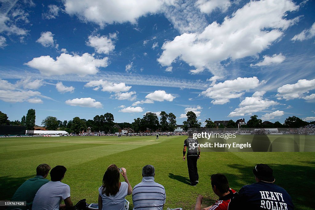 Surrey v Warwickshire - Clydesdale Bank 40