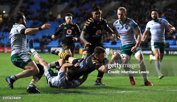 Jimmy Gopperth of Wasps scores a try during the Gallagher Premiership Rugby match between Wasps and Northampton Saints at on January 05, 2020 in...