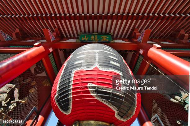kaminarimon gate of sensoji temple in tokyo, japan - mauro tandoi 個照片及圖片檔