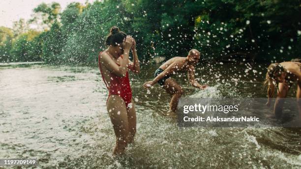 Días calurosos de verano en el río