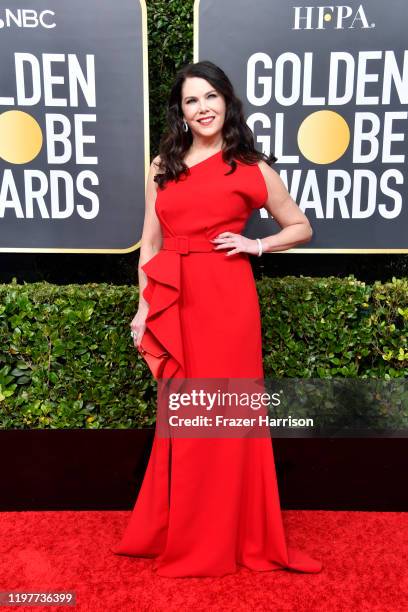 Lauren Graham attends the 77th Annual Golden Globe Awards at The Beverly Hilton Hotel on January 05, 2020 in Beverly Hills, California.