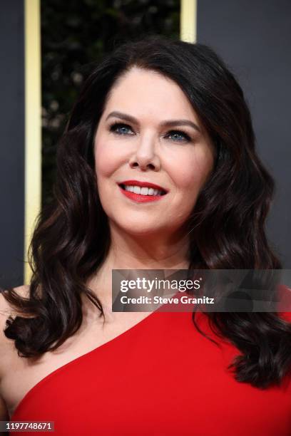 Lauren Graham attends the 77th Annual Golden Globe Awards at The Beverly Hilton Hotel on January 05, 2020 in Beverly Hills, California.