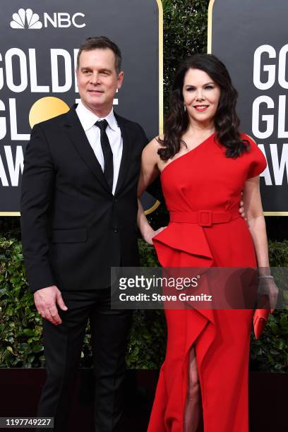 Peter Krause and Lauren Graham attend the 77th Annual Golden Globe Awards at The Beverly Hilton Hotel on January 05, 2020 in Beverly Hills,...