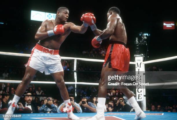 Riddick Bowe and Evander Holyfield fights for the WBA, WBC and IBF heavyweight tittle on November 13, 1992 at the Thomas & Mack Center in Las Vegas,...