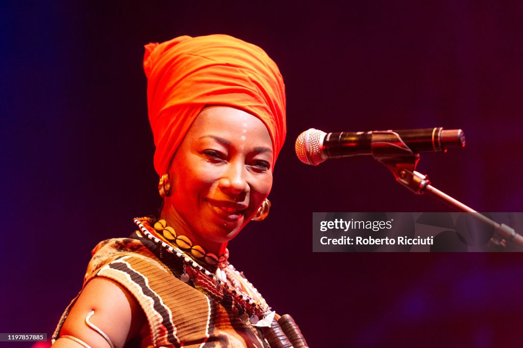 Fatoumata Diawara Performs at Tramway, Glasgow