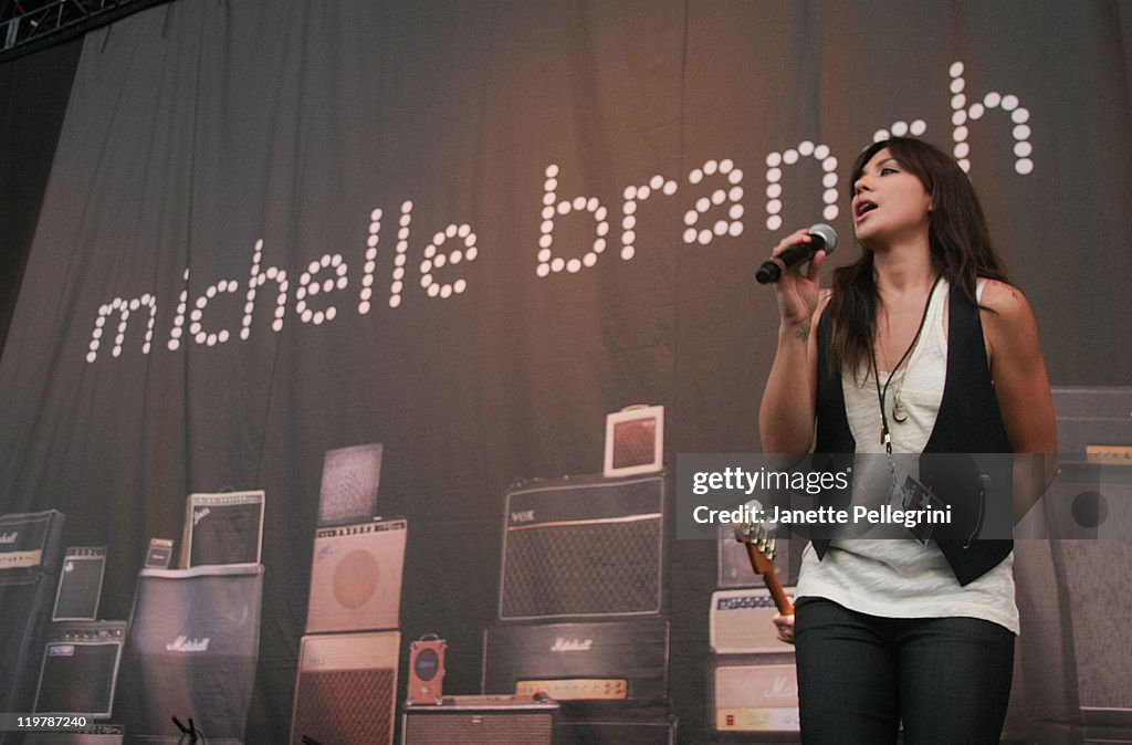 Michelle Branch & Goo Goo Dolls In Concert - July 24, 2011