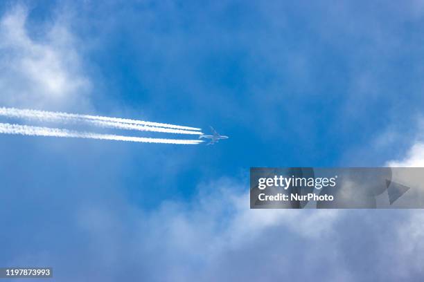 Jet Engine Contrail Jet Engine Exhaust Photos and Premium High Res Pictures - Getty Images