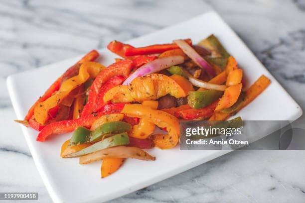 sautéed peppers and onion fajita vegetables - pepper vegetable 個照片及圖片檔