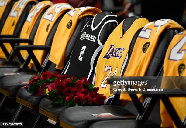 The Los Angeles Lakers honor Kobe Bryant and daughter Gigi by covering the courtside seats they occupied last time they attended a Lakers game on...
