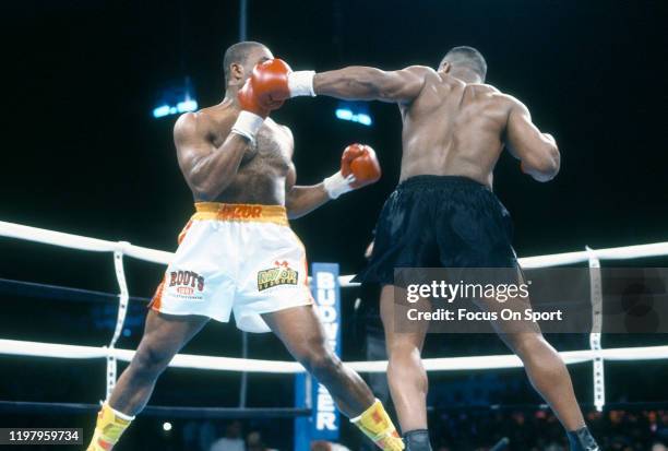 Donovan Ruddock Last Fight 382 Razor Ruddock Photos & High Res Pictures - Getty Images
