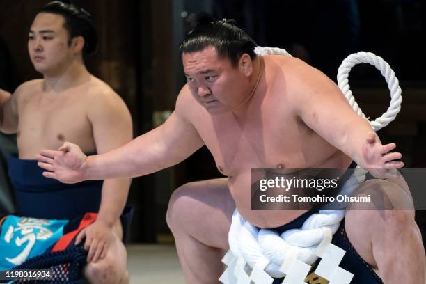 Mongolian-born grand sumo champion Yokozuna Hakuho performs a kata during the ring-entering ceremony at the Meiji Jingu Shrine on January 07, 2020 in...