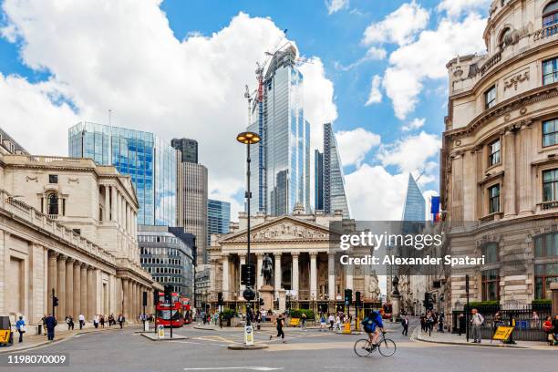 london financial district with royal exchange and bank of england - banca d'inghilterra foto e immagini stock