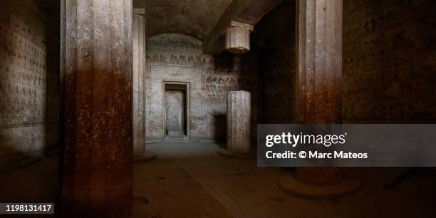 tomb of amenemhat, in beni hassan necropolis - egyptian tomb stock-fotos und bilder