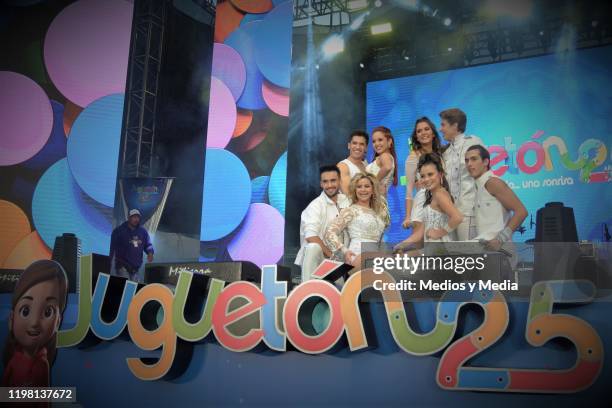 Jean DLH, Karla Portillo, Arturo Ponce, Perla Caballero, Ana Laura Samano, Efrain Felix, Issa Gonzalez and Javier Echeverria and of GBLI group...