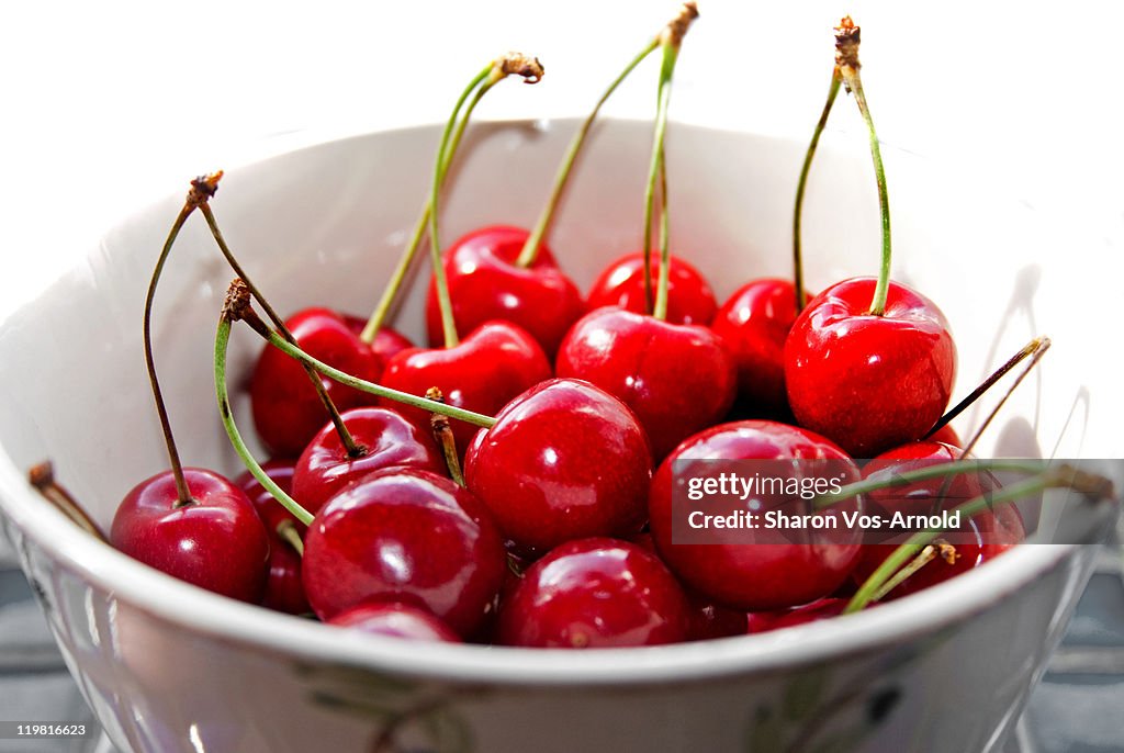 Fresh cherries in bowl