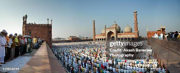 jama masjid in wideangle, delhi, india - delhi jama masjid mosque stockfoto's en -beelden