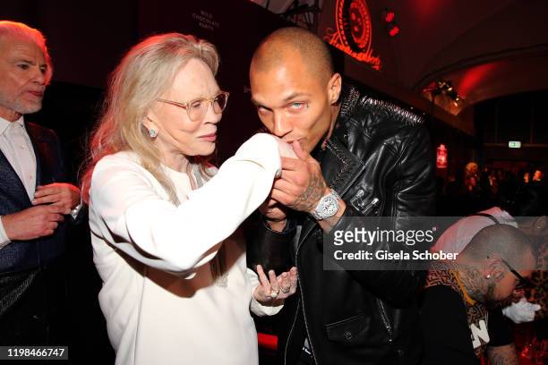 Faye Dunaway and Model Jeremy Meeks during the Lambertz Monday Night 2020 "Wild Chocolate Party" on February 3, 2020 in Cologne, Germany.