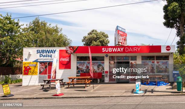 typische zuivel winkel in nieuw-zeeland - new zealand rural stockfoto's en -beelden