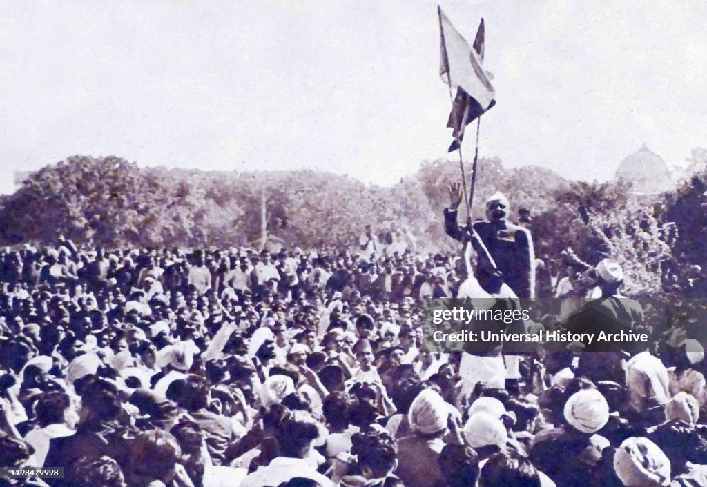Crowd of demonstrators on the eve of partition, Lahore Pakistan.