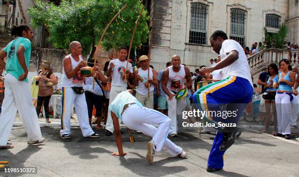 capoeira presentation in salvador - macumba stock pictures, royalty-free photos & images