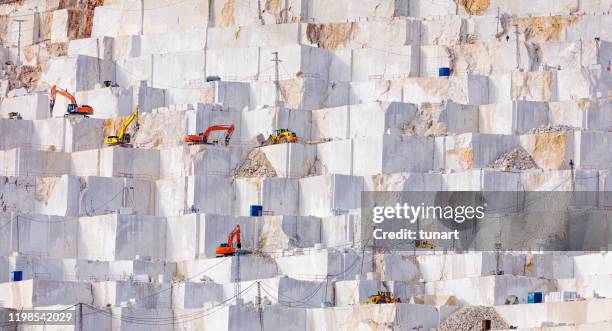 marble quarry - granite mining quarry stock pictures, royalty-free photos & images