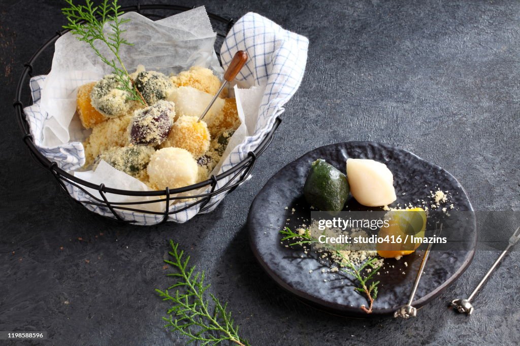 Songpyeon with Castella Crumbs