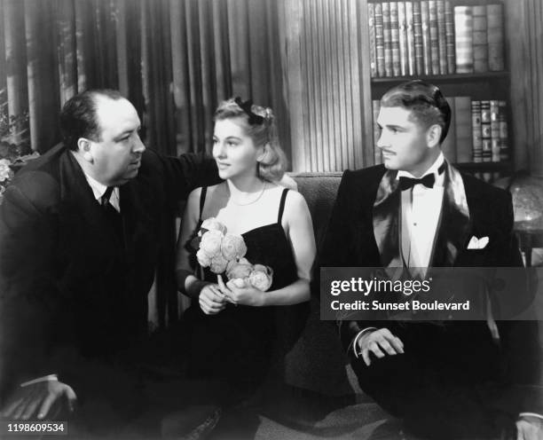 Alfred Hitchcock dans son film Rebecca avec Joan Fontaine et Laurence Olivier