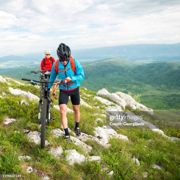 ciclismo in montagna - georgijevic mountain biker foto e immagini stock