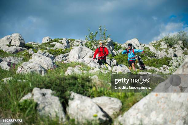 ciclismo in montagna - georgijevic mountain biker foto e immagini stock