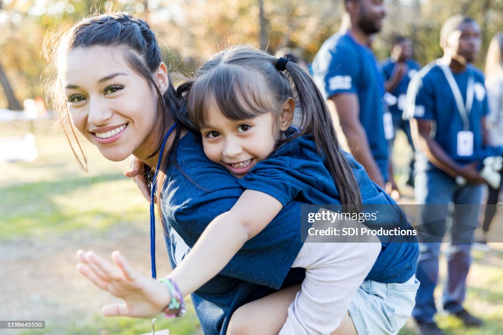 姐妹們一起志願服務