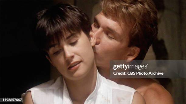 Demi Moore 1990 Photos and Premium High Res Pictures - Getty Images