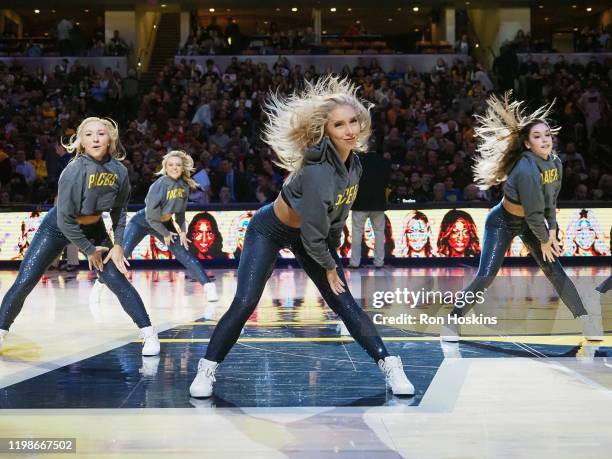 Indian Pacemates 695 Pacers Dance Team Photos & High Res Pictures - Getty Images