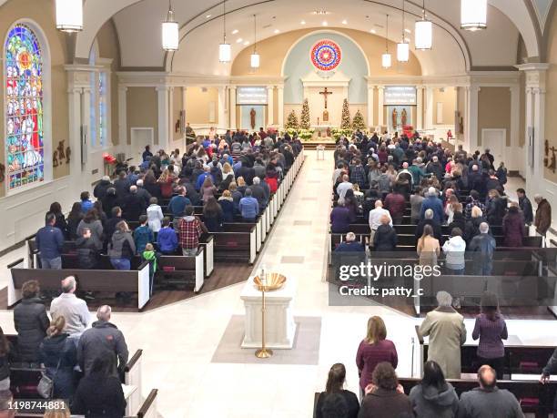Congregation Crowd 2,226 Church Crowd Worship Stock Photos, High-Res Pictures, and Images ...