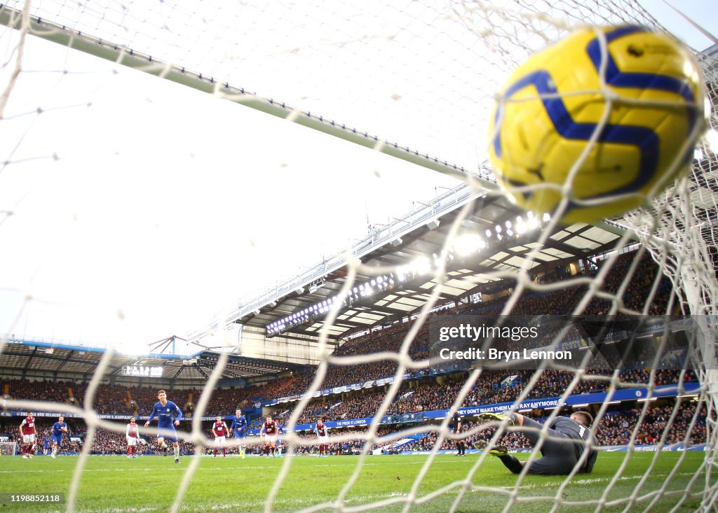 Chelsea FC v Burnley FC - Premier League