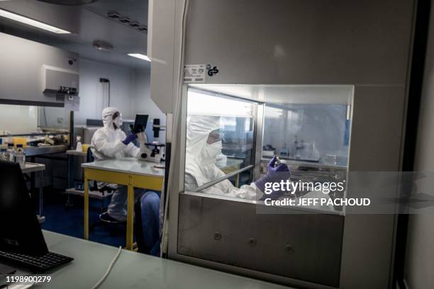 P3 Laboratory Photos and Premium High Res Pictures - Getty Images